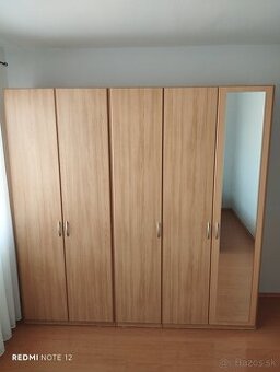 skriňa do spálne