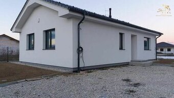 Zaujímavá novostavba v tichej lokalite blízko mesta