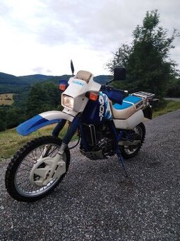 Suzuki Dr 650 č - 1