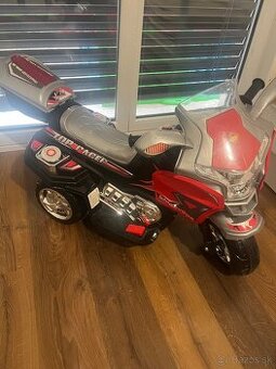 Baby Mix elektrická motorka Racer červená