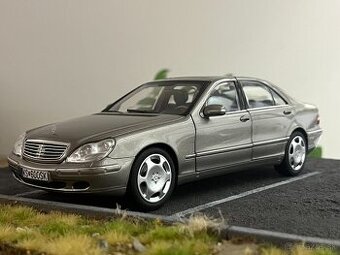 1:18 Mercedes-Benz S600 (W220) - Cubanite Silver - NOREV