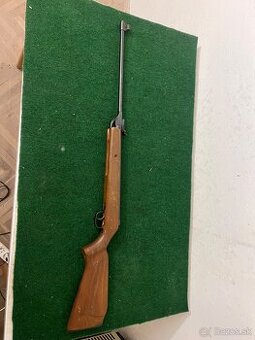 Johoslovanská vzduchovka zastava cerveni