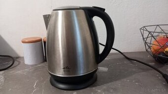 Rychlovarná kanvica s reguláciou teploty