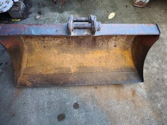 Lyžice na minibager