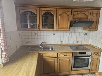 Masivní kuchyňská linka z Německa se spotřebiči