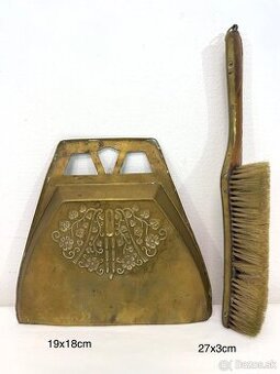 Mosadzny smetnik s kefkou