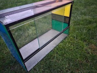 Terarium  Ma posunne dvierka + vetranie na bocnej a na vrchu