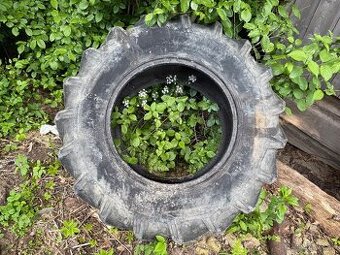 Predam jazdení pneumatiku 14,9 r24 380 85 r24