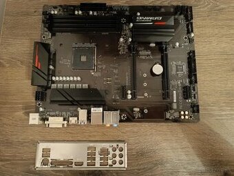 GIGABYTE B450 GAMING X
