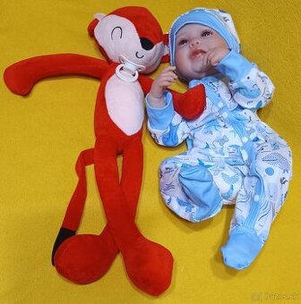 Realistická bábika usmievavý Maxík