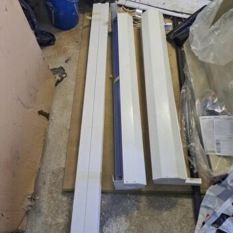 Plastové rolety -Nové 2ks.Možná výmena za akordeón-harmoniku