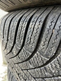 Zimne pneu  265/65 R17 BRIDGESTONE BLIZZAK