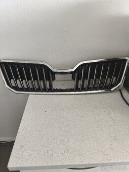 Škoda Superb 3 2015- predná maska