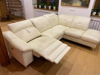 Kožená rohová sedačka s elektrickým vysuvom
