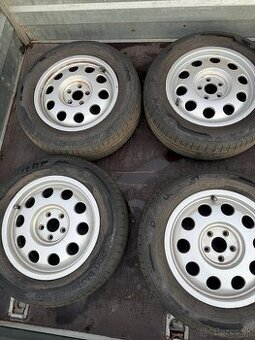 Letné pneumatiky 195/65R15 s elektrónmi.