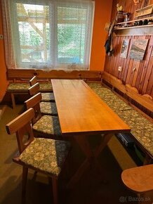 Drevený stôl s lavicami - 1