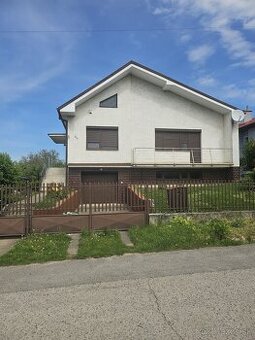 Zachovalý štvorizbový domček – Zemianske Sady