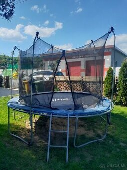 Trampolína