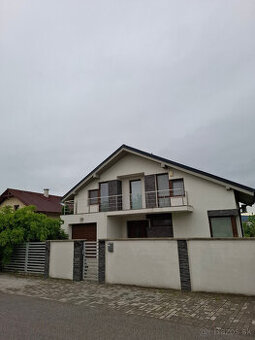 EXKLUZÍVNE atraktívny rod.dom Jelenec na veľkorysom pozemku
