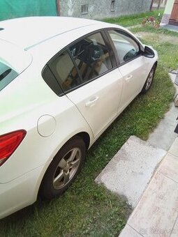 Chevrolet cruze 1,6 benzín