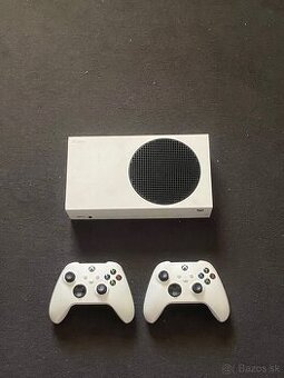 Xbox Series S 512 GB + 2 ovládače - TOP stav