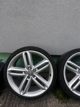 Original audi kolesa elektrony s pneu 245/30 R20