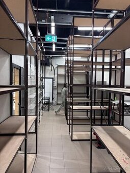 Pevný regálový system