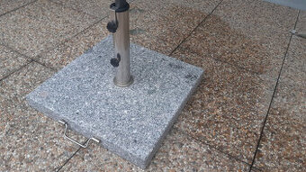 Predám granitový stojan na slnečník, 40kg
