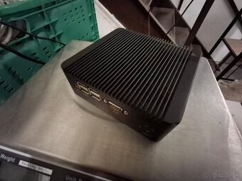 Mini počítač Intel NUC5i5MYHE