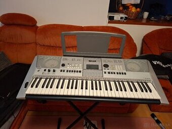 Yamaha PSR E413