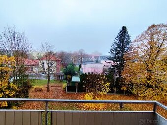 ZNÍŽENÁ CENA Priestranný 2+1 izbový byt blízko centra