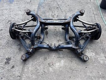 VW Touareg zadna naprava