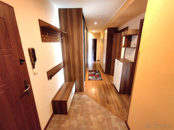 1 izba v peknom 2 izbovom tehlovom byte,blízko CENTRA, Zimná