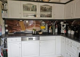 Bílá venkovská kuchyně s vestavěnými spotřebiči,5387