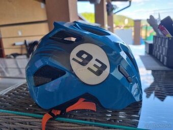 Cestná prilba pre chlapčeka