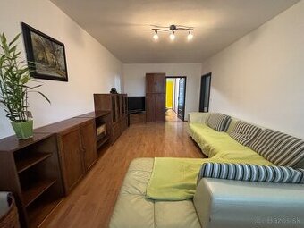NA PRENÁJOM 3- izb. zariadený, veľký byt s balkónom na Matej
