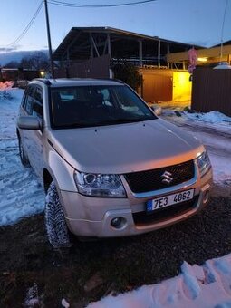 Suzuki Grand Vitara 2.0 4x4 benzín Zlatá metal