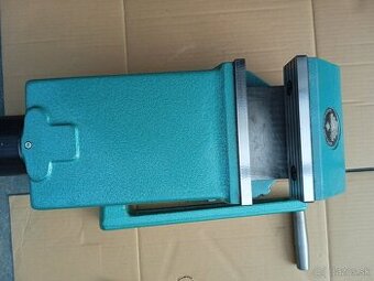 Strojny zverák 160 mm