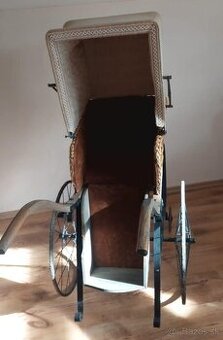 Starožitný kočárek, skládací