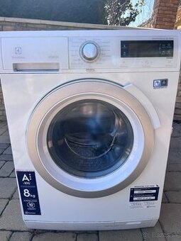 Práčka Elektrolux STEAMCARE
