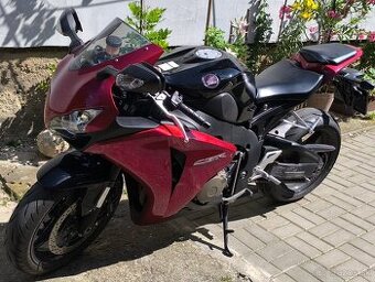 HONDA CBR 1000 RR