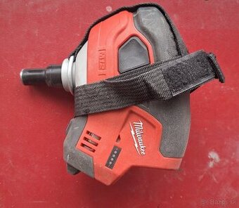 Milwaukee m12