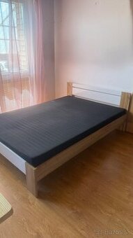 Manželská posteľ s matracom ako NOVÁ 140x200 cm