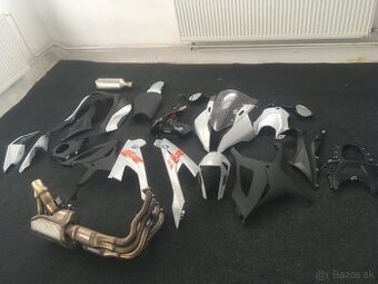 Kapotaž na BMW S1000RR  2022 Vyfuk Svetla