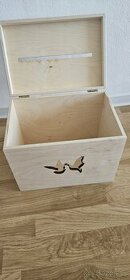 Drevená krabička na obalky/priania s motívom holubíc