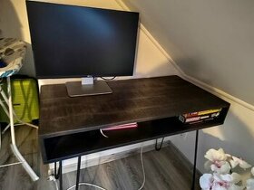 Písací stôl alebo aj PC stôl