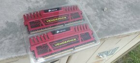 16GB Corsair Vengeance DDR3 (4X4GB) - 1