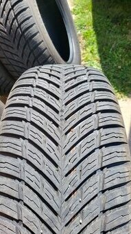 235/60 r17 celoročné ako nové
