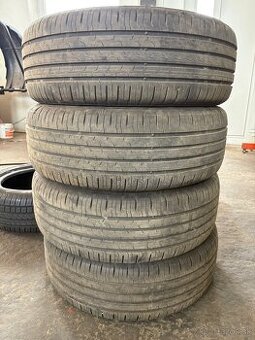 Pneu 215/55R17