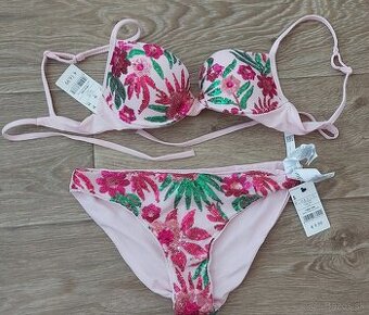 Ružové bikiny